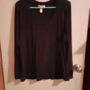 Simple black t